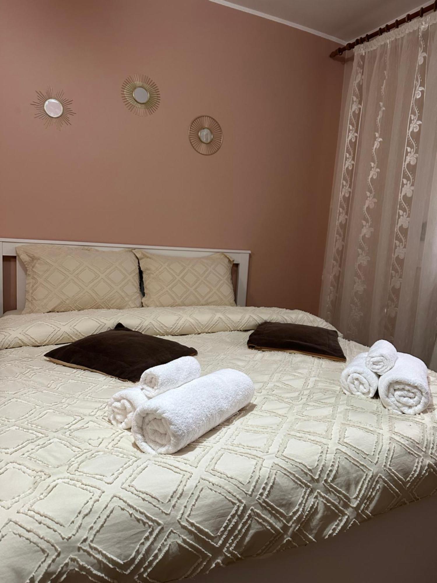 Cozy Apartament Galaţi エクステリア 写真